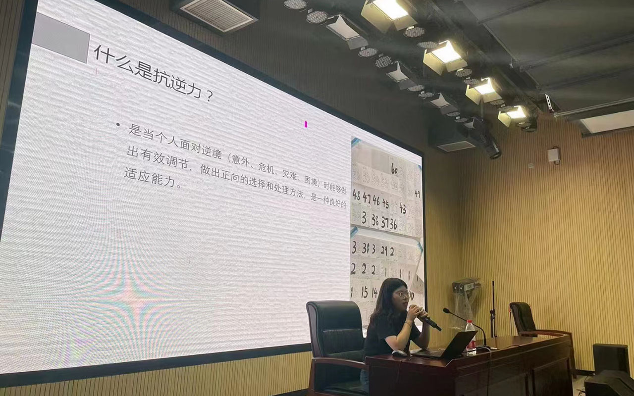 达尔罕茂明安联合旗董玉娣中学